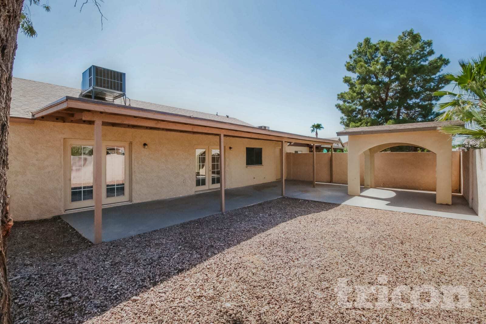 Building Photo - 102 W Ivyglen St