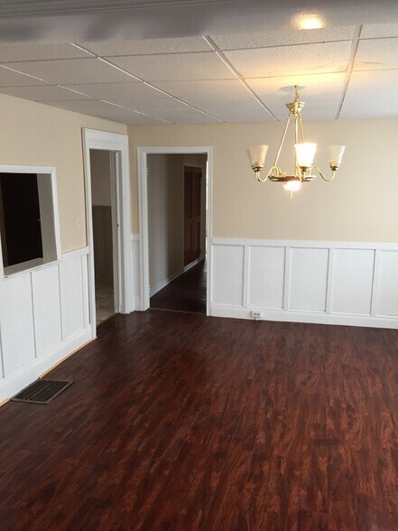 Building Photo - 127 Taunton Pl