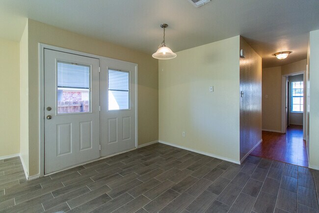 Building Photo - 6412 Temora Loop