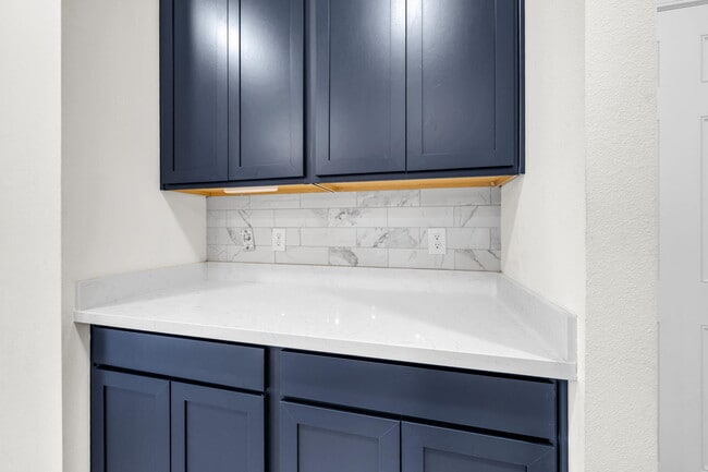 Building Photo - 147 Picnic Pl