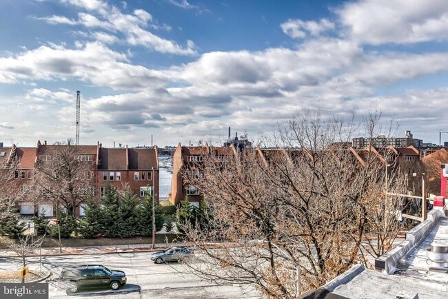 Building Photo - 2408 Hudson St