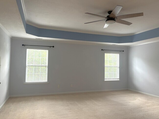 Building Photo - 1673 Jamestown Ave