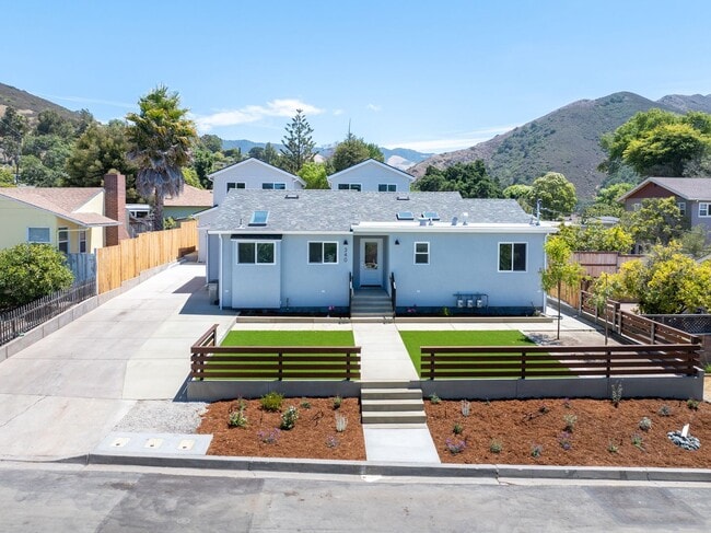 Building Photo - AVAILABLE FOR 2026-2027 SCHOOL YEAR...14 B...
