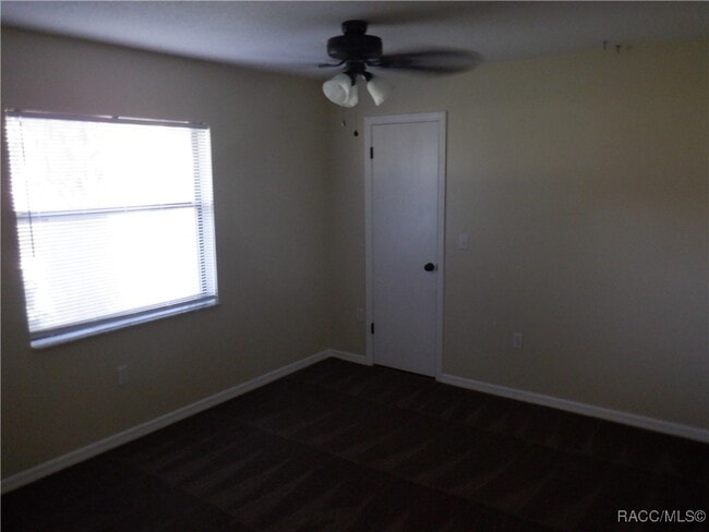 Building Photo - 281 E Falconry Ct