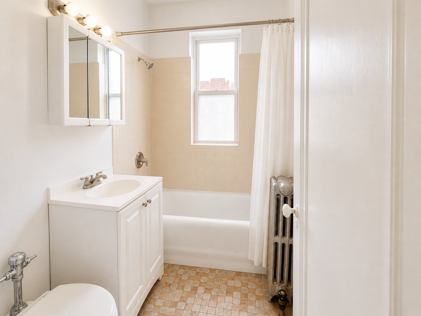 Building Photo - 1635 W Morse Ave