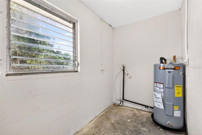 Building Photo - 34816 Evergreen Way