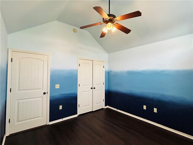 Building Photo - 471 Verona Way