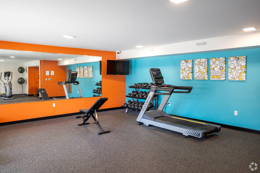 Fitness Center - Carriage House Apartments