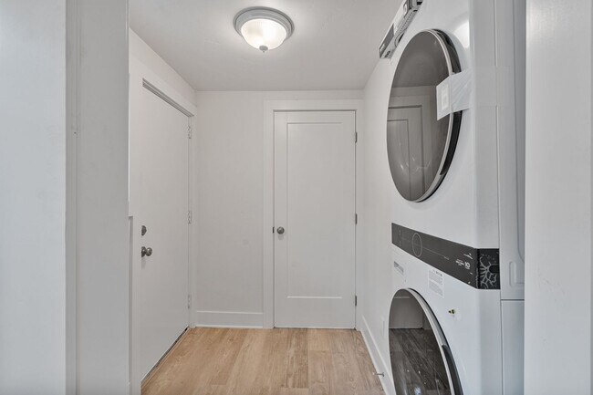 Building Photo - Beautifully Remodeled Home