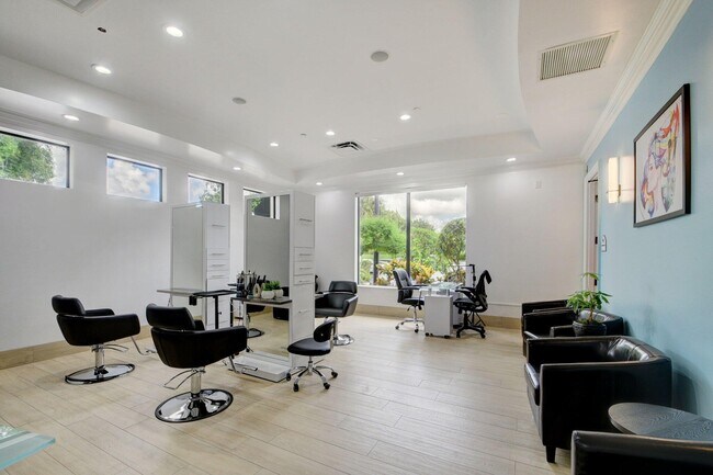 Building Photo - 8127 Playa Del Sur Blvd