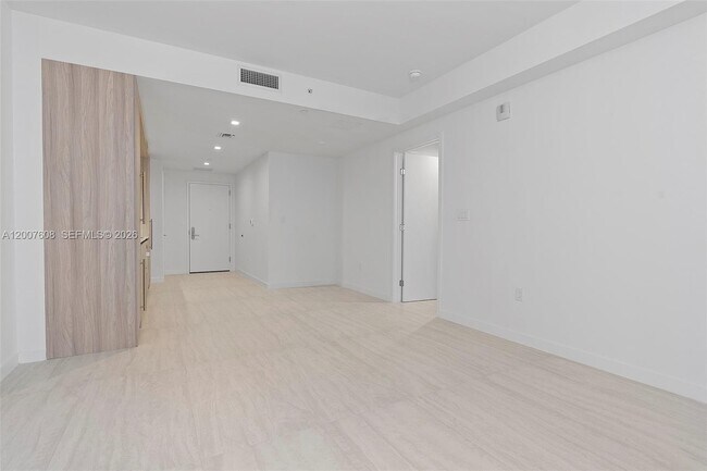 Building Photo - 77 SE 5th St