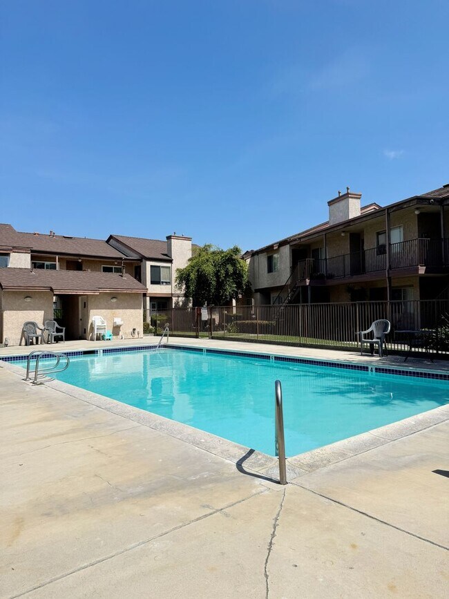Building Photo - RENT SPECIAL!! $500 OFF SECOND MONTH RENT - Spacious 3 Bedroom 2 Bath Condo in Hawaiian Gardens