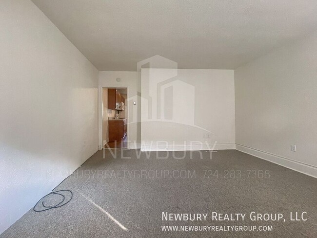 Building Photo - Charming Two-Bedroom Townhouse-Style Apart...