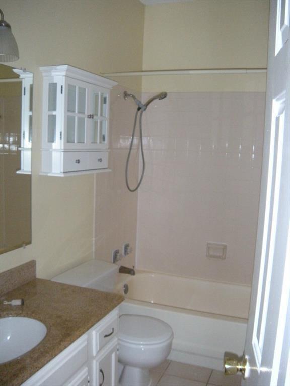 Building Photo - 915 W 23rd St