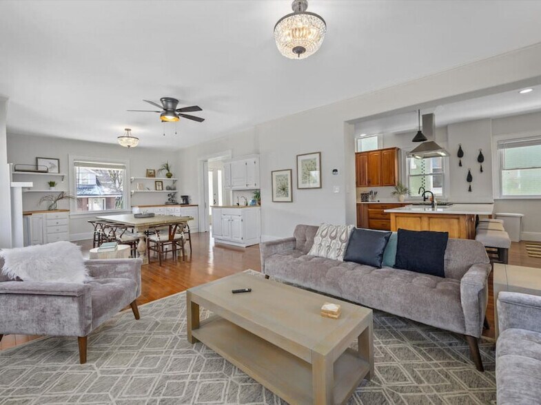 Building Photo - 258 Dorchester Ave