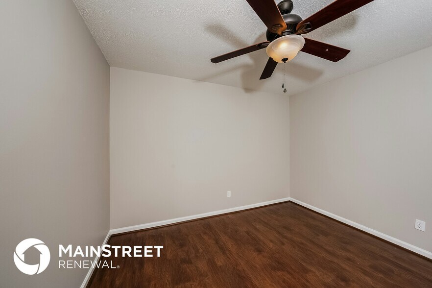 Building Photo - 1310 25th Ave