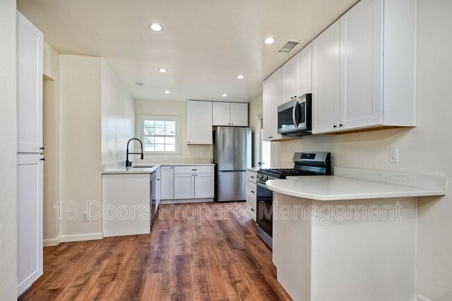 Building Photo - 254 G Ave