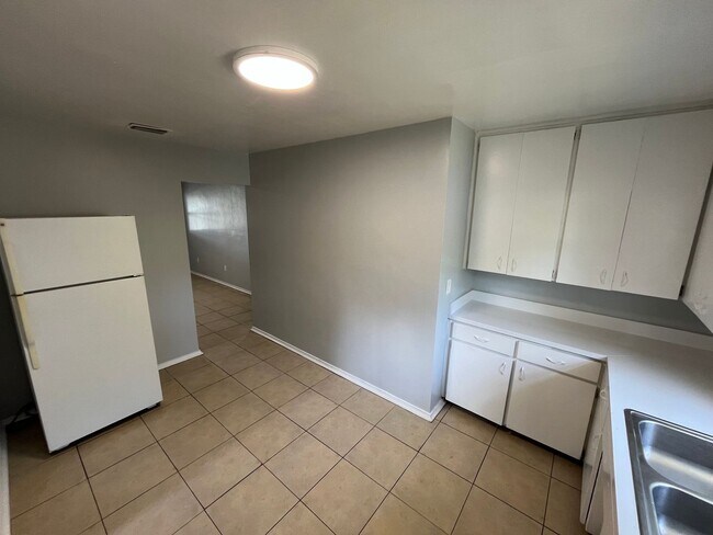 Building Photo - 538 Norfolk Cir