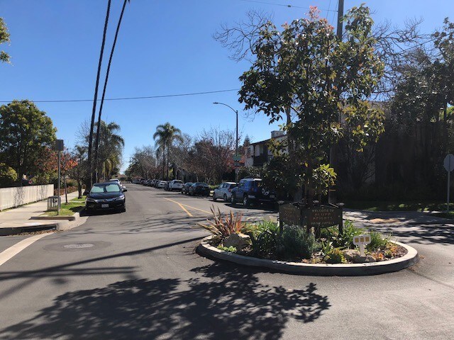 Building Photo - 3046 E Vista St