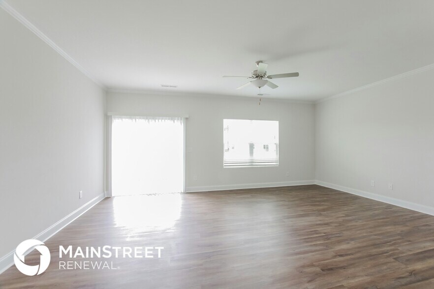 Building Photo - 2057 Swanport Ln