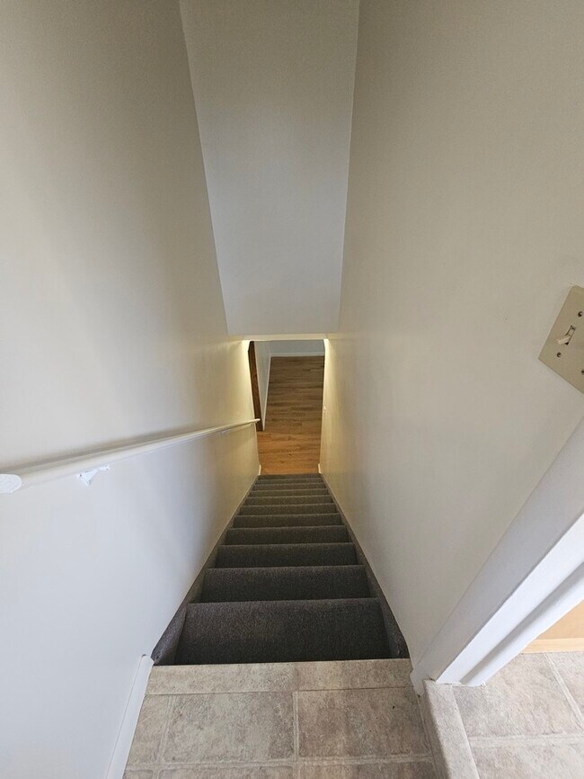 Building Photo - 4 bed 2 bath Home in Murray