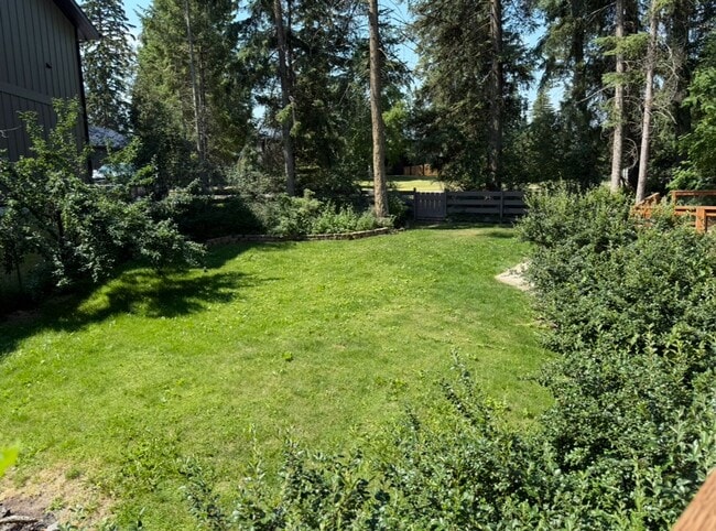 Primary Photo - Charming Whitefish Home