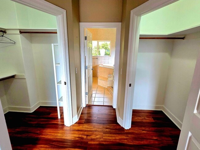 Building Photo - 272 Halenani Dr