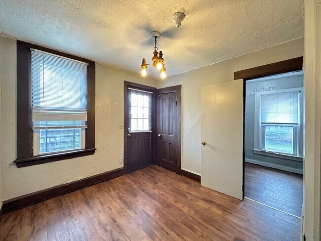 Building Photo - 1514 N Elston Ave