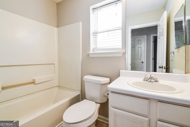 Building Photo - 1068 Litchfield Way SW