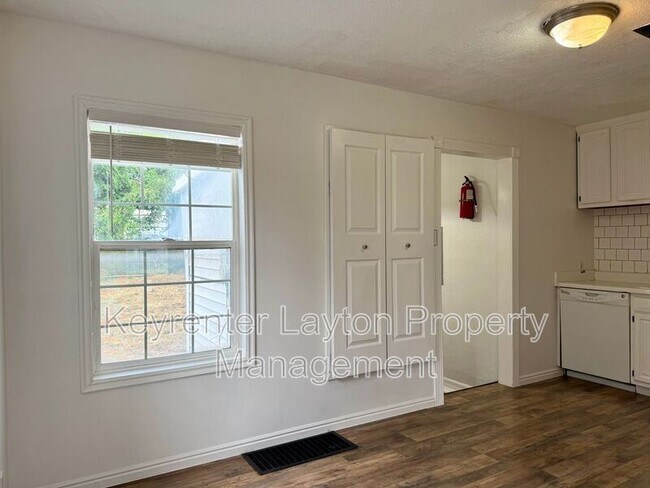 Building Photo - 2291 S 500 W