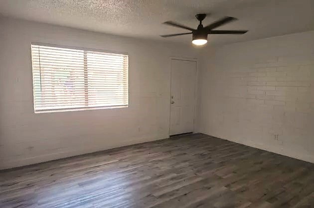 Building Photo - STUNNING 2 BEDROOMS AND 1 BATHROOM UNIT FOR LEASE