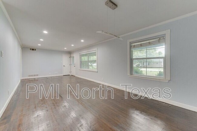 Building Photo - 9580 Magnolia Rd