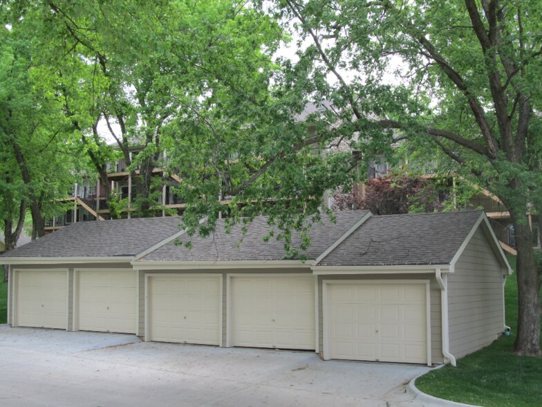 Building Photo - 1904 Parkwild Dr