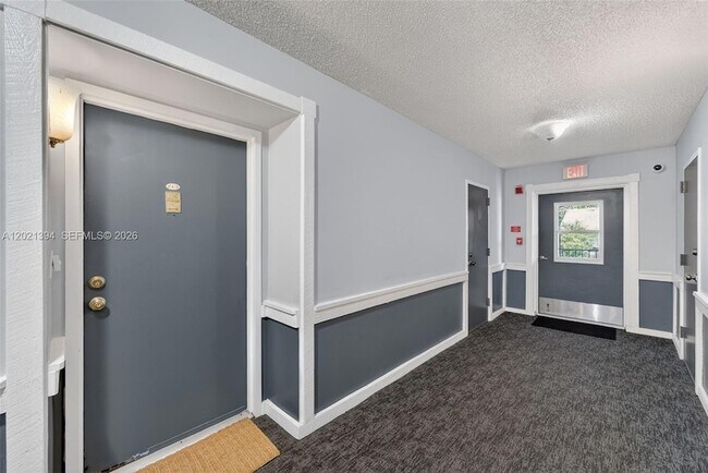 Building Photo - 3119 Oakland Shores Dr
