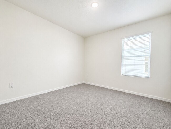 Building Photo - Family-Friendly lifestyle living in this 5Bedroom/3Bath spacious Odessa home!