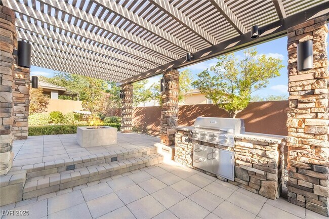 Building Photo - 10470 Dove Meadow Way