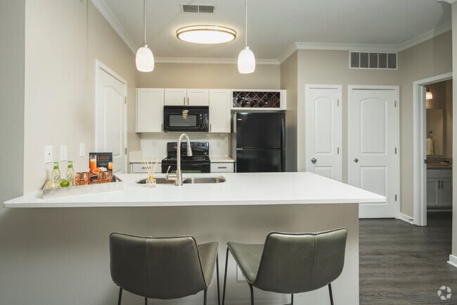 Interior Photo - Prairie Lakes