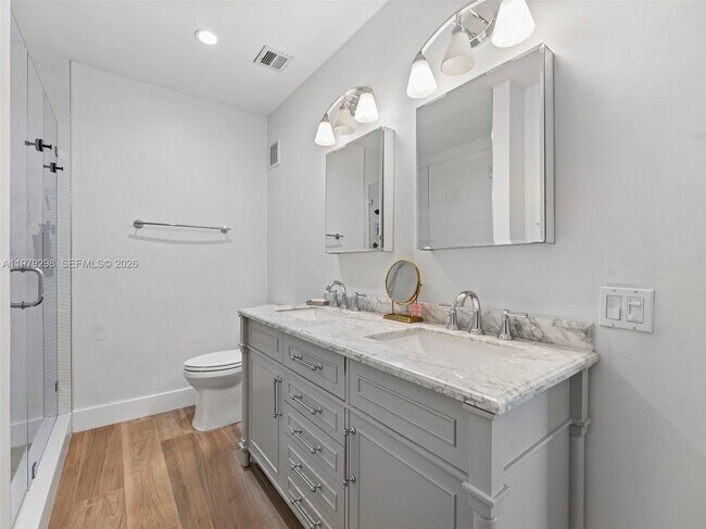 Building Photo - 10548 SW 112th Ave