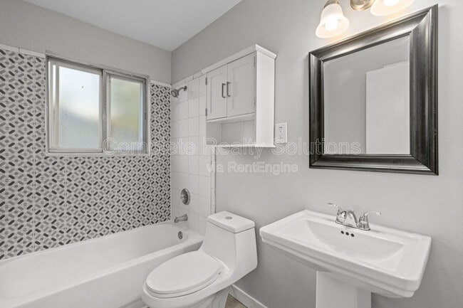 Building Photo - 10768 Runningbrook Dr