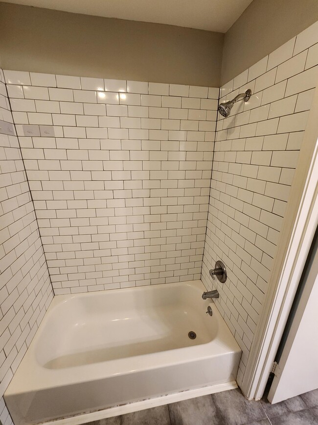 Building Photo - 67 Montre Square NW