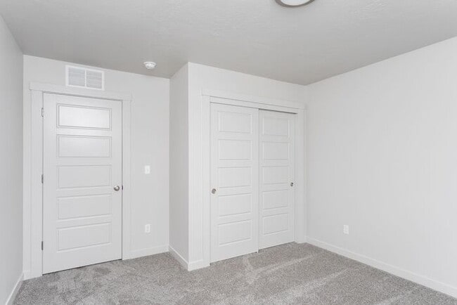 Building Photo - Townhomes at Bent Rock