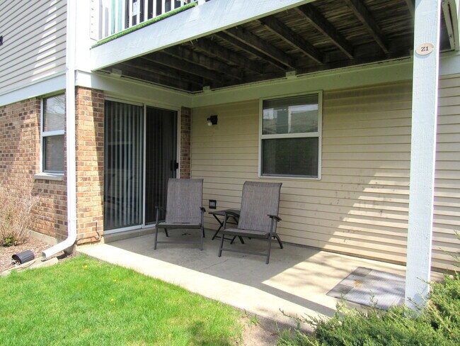 Building Photo - 28 Ashburn Ct