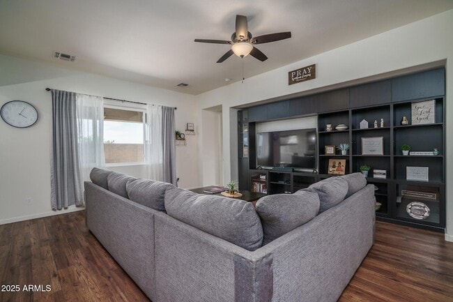 Building Photo - 14757 W Pasadena Ave