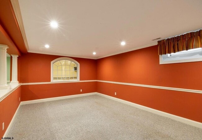 Building Photo - 665 Landis Ave
