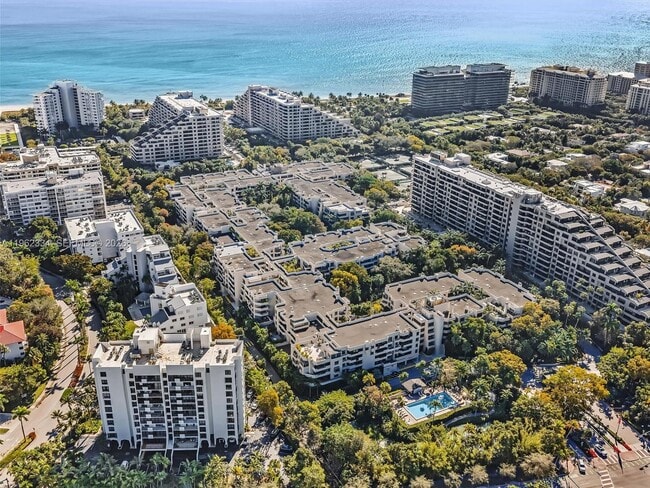 Building Photo - 101 Crandon Blvd