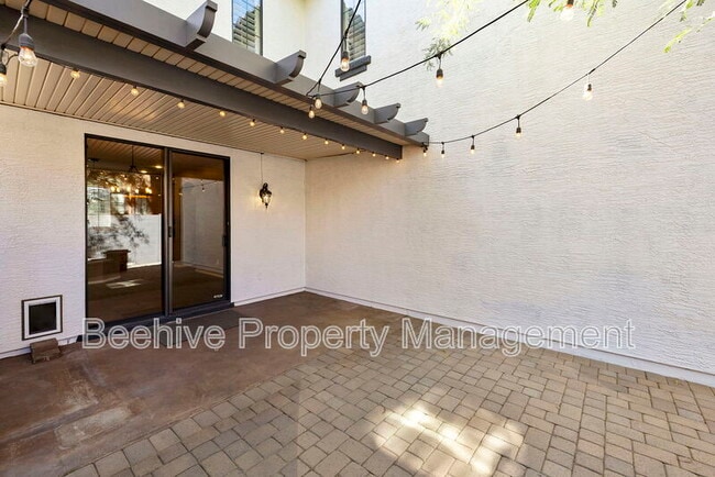 Building Photo - 2314 W Jake Haven