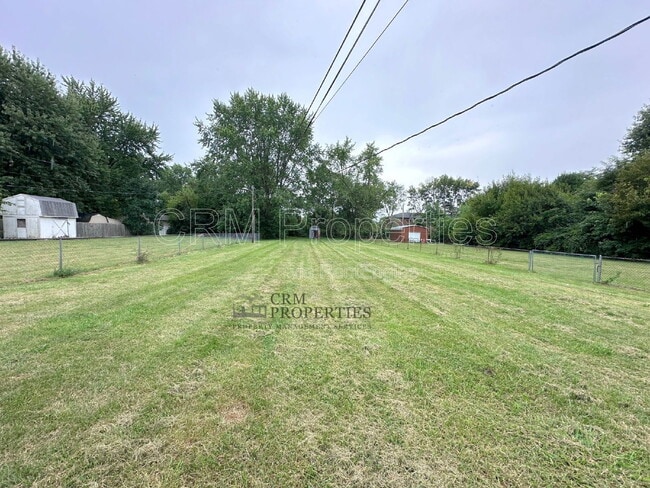 Building Photo - 9207 E 12th St