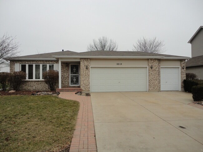 Primary Photo - 5213 Aladdin Ct