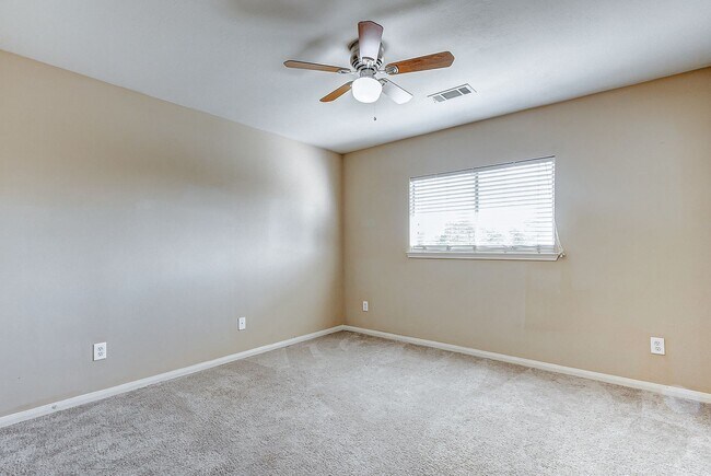 Building Photo - Discover the epitome of suburban living in this exquisite home, nestled on a peaceful cul-de-sac ...