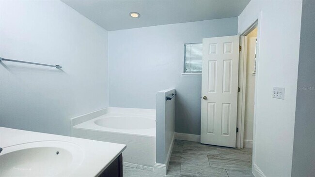 Building Photo - 729 Del Rio Way